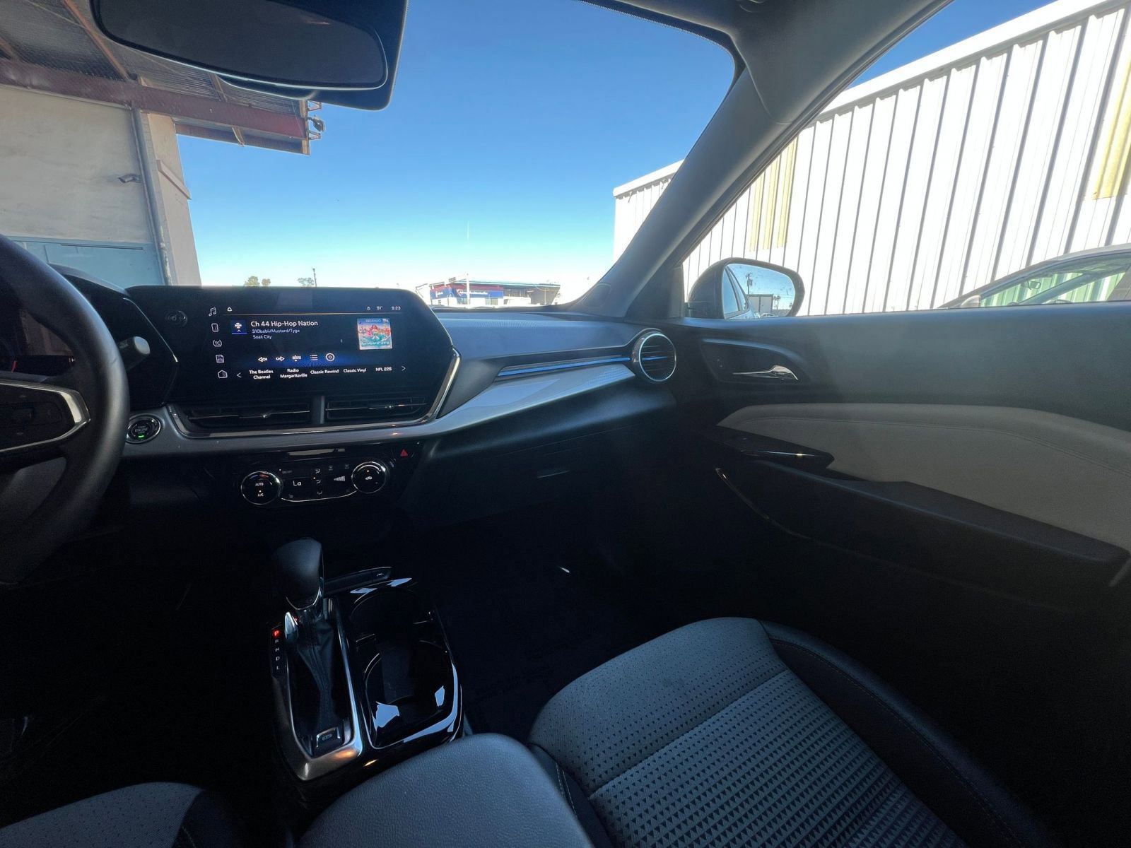 Thumbnail: 2025 Chevrolet Trax - 35