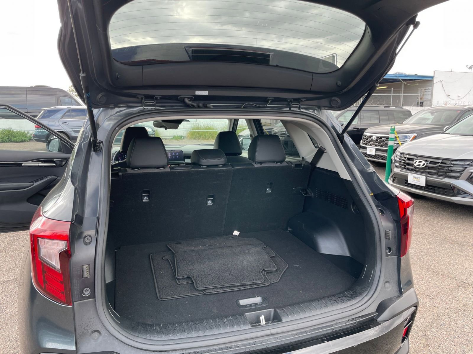 Thumbnail: 2025 Kia Seltos - 32