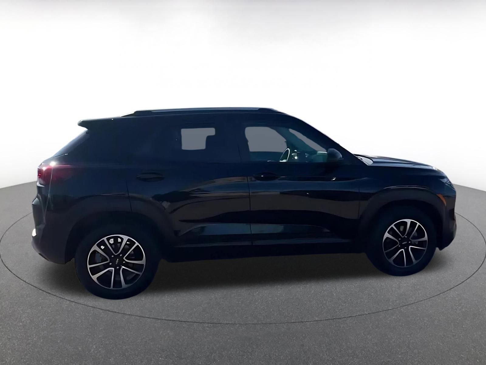 Thumbnail: 2025 Chevrolet TrailBlazer - 16