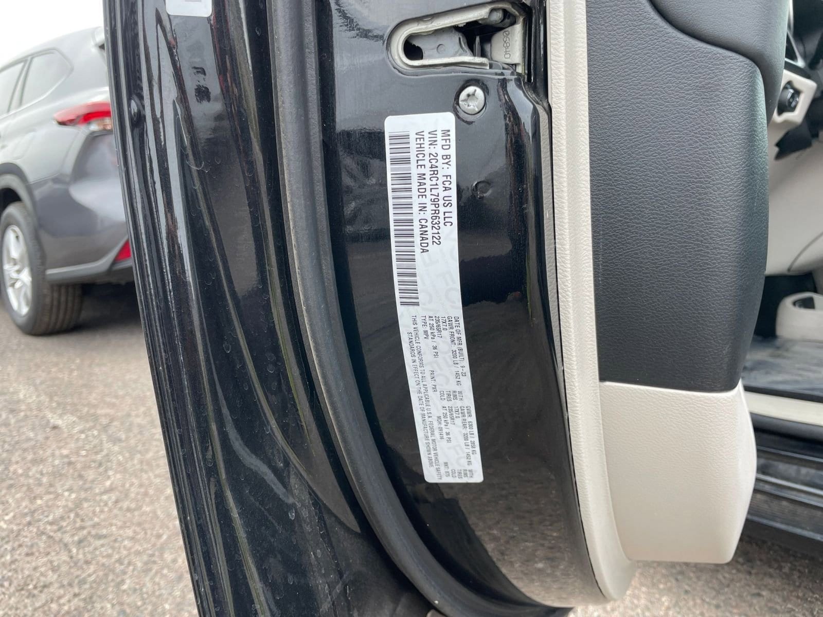 Thumbnail: 2023 Chrysler Pacifica - 32