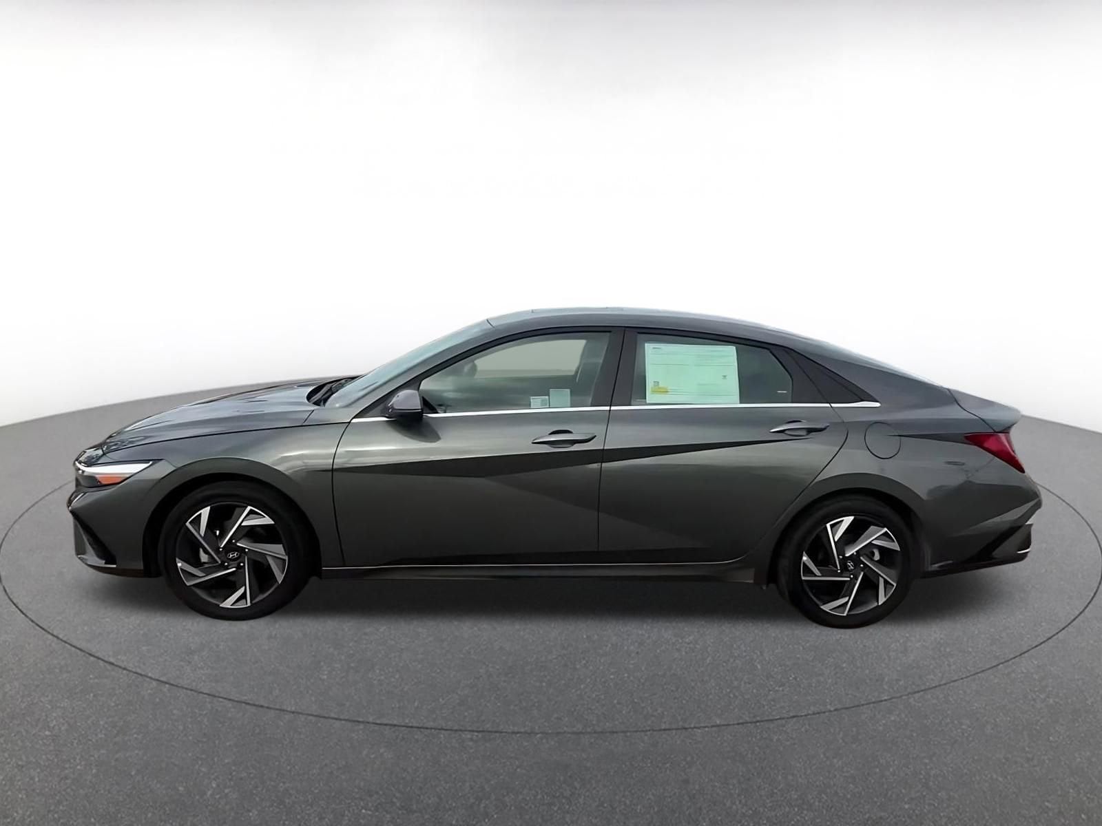 Thumbnail: 2025 Hyundai Elantra - 9