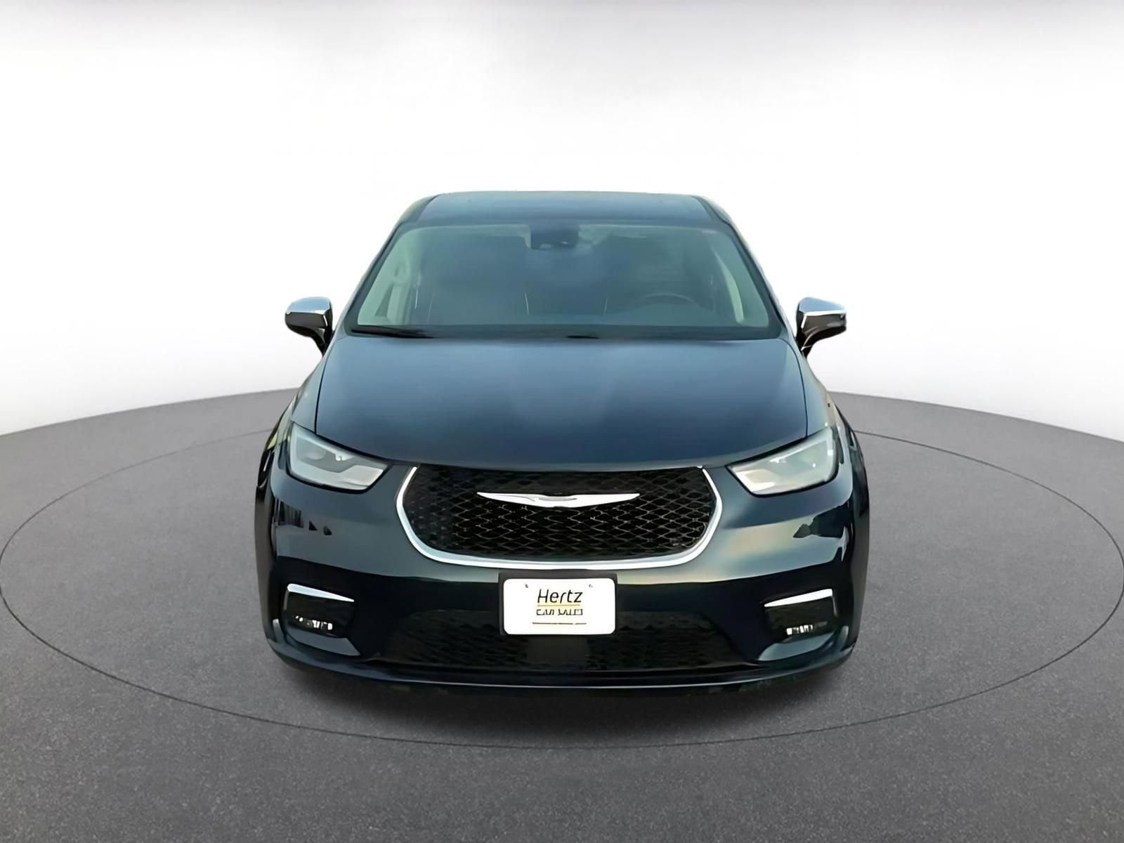 Thumbnail: 2023 Chrysler Pacifica - 4