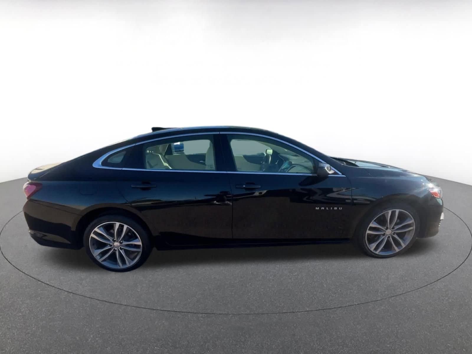 Thumbnail: 2024 Chevrolet Malibu - 16