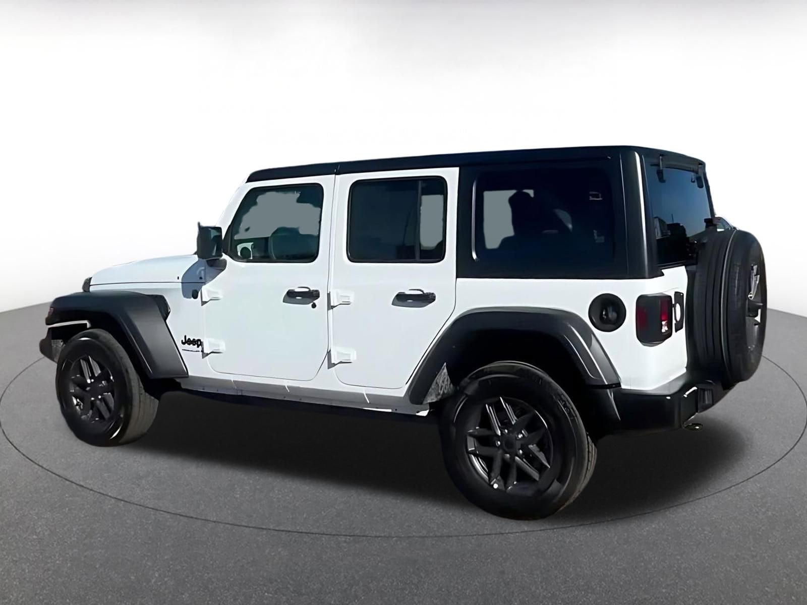 Thumbnail: 2025 Jeep Wrangler - 10