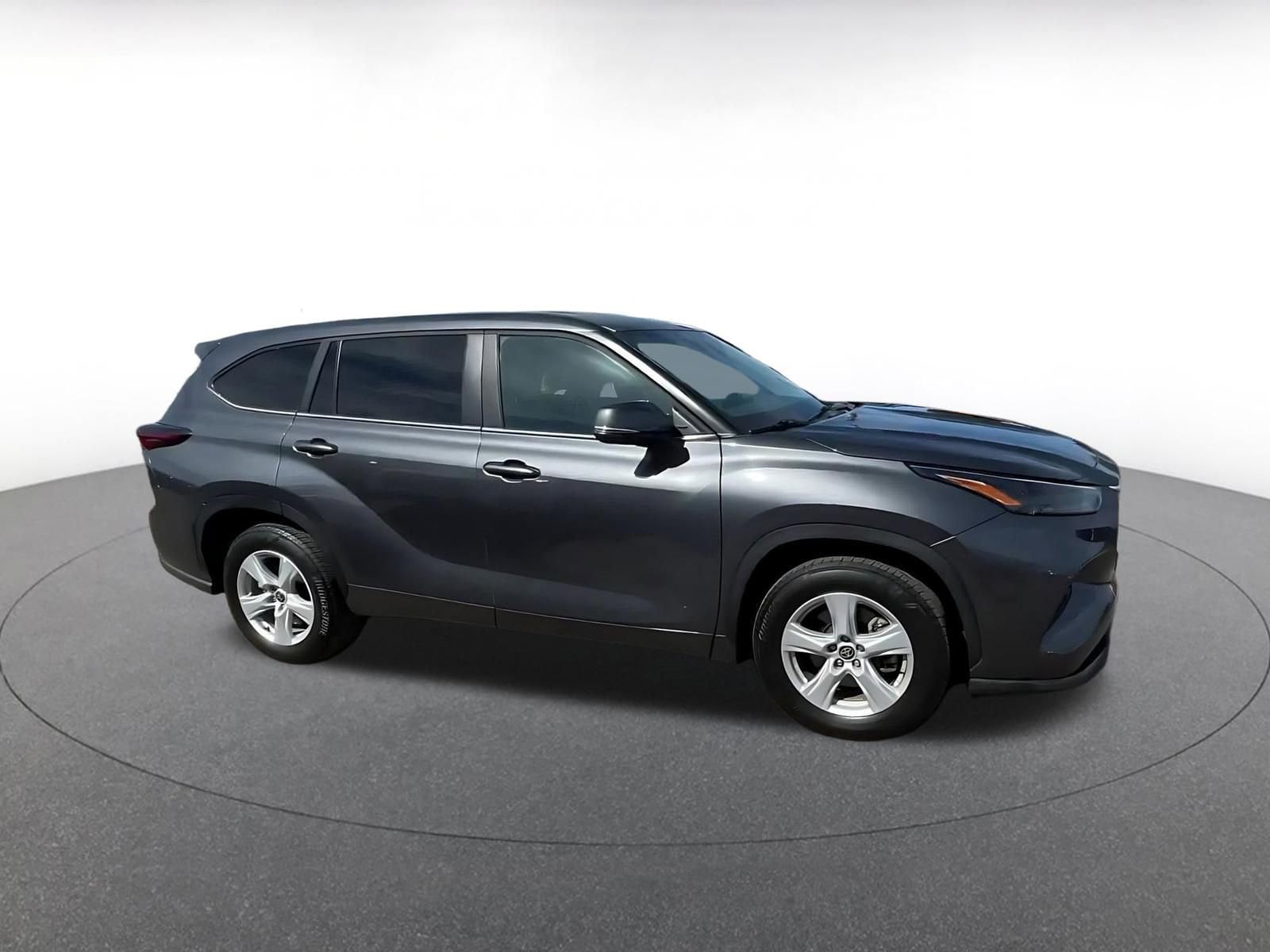 Thumbnail: 2025 Toyota Highlander - 2