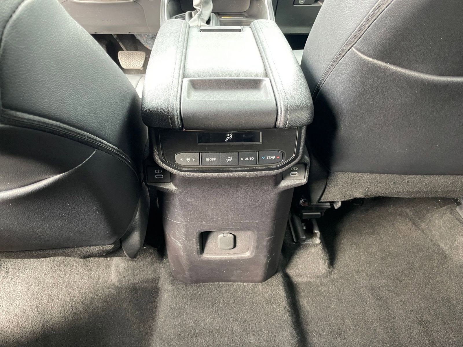 Thumbnail: 2025 Toyota Grand Highlander - 24