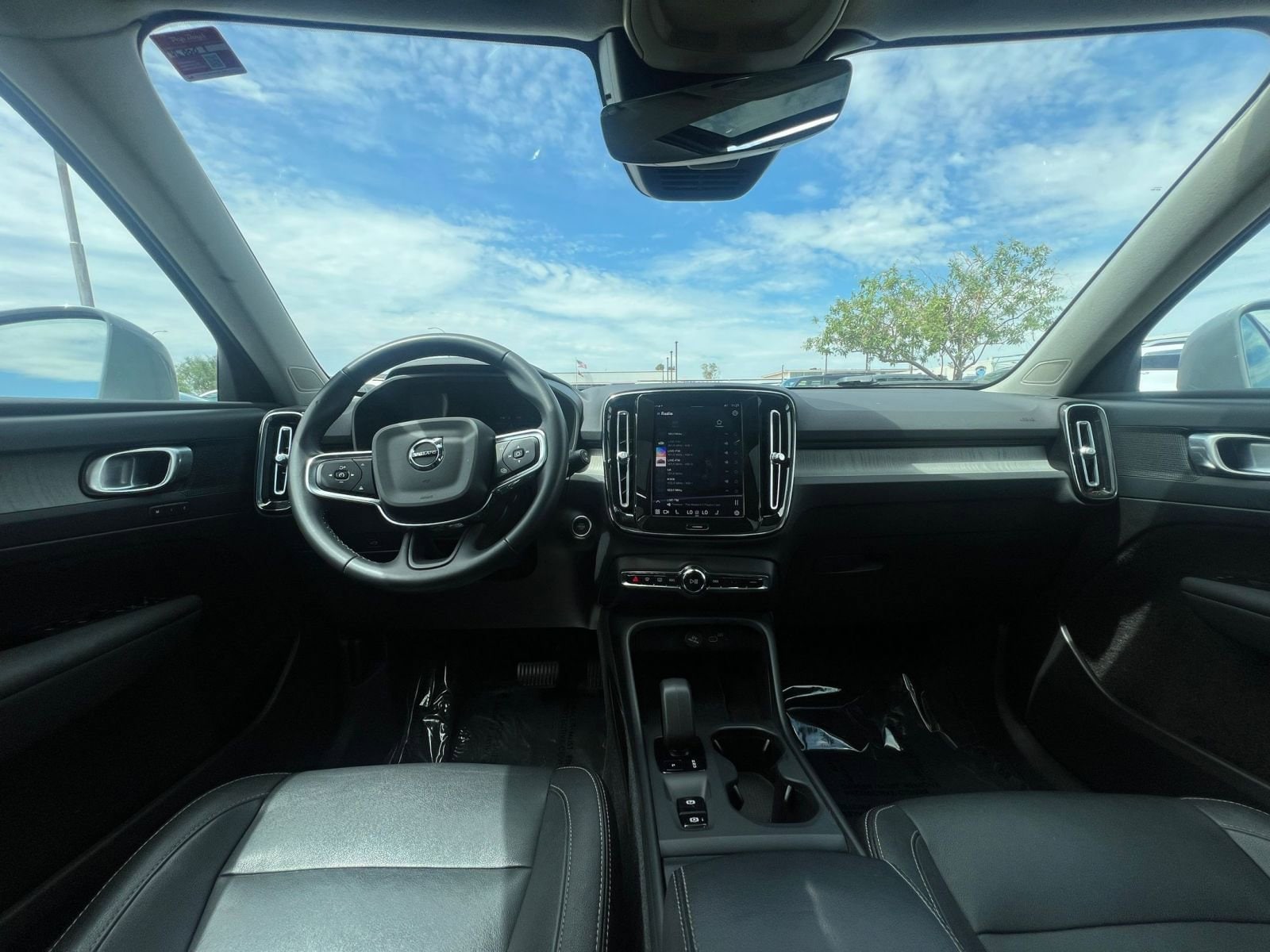 Thumbnail: 2024 Volvo XC40 - 33
