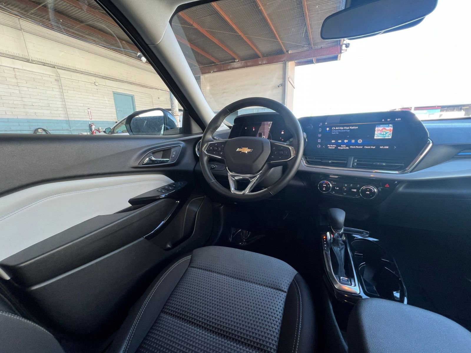 Thumbnail: 2025 Chevrolet Trax - 34