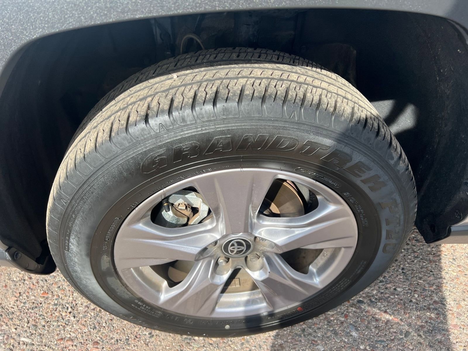 Thumbnail: 2025 Toyota RAV4 - 30