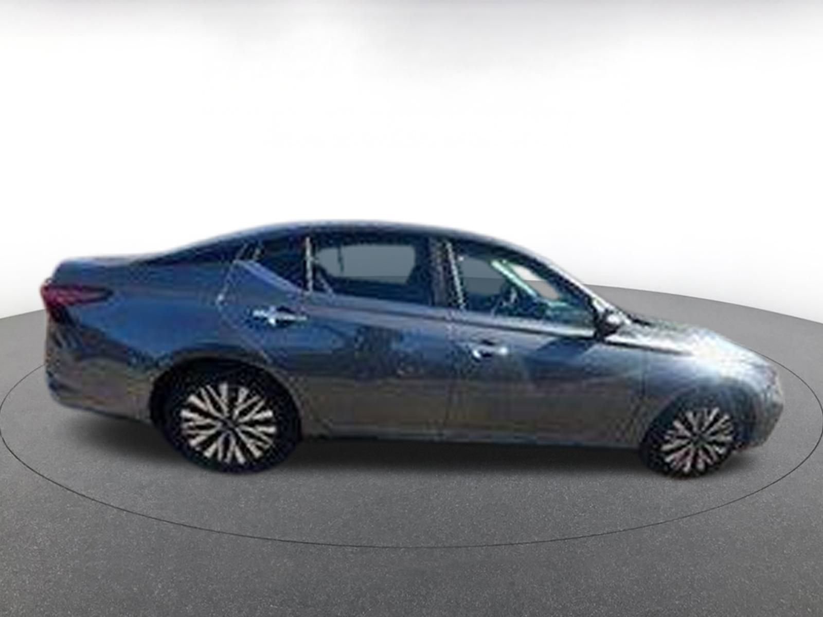 Thumbnail: 2025 Nissan Altima - 10