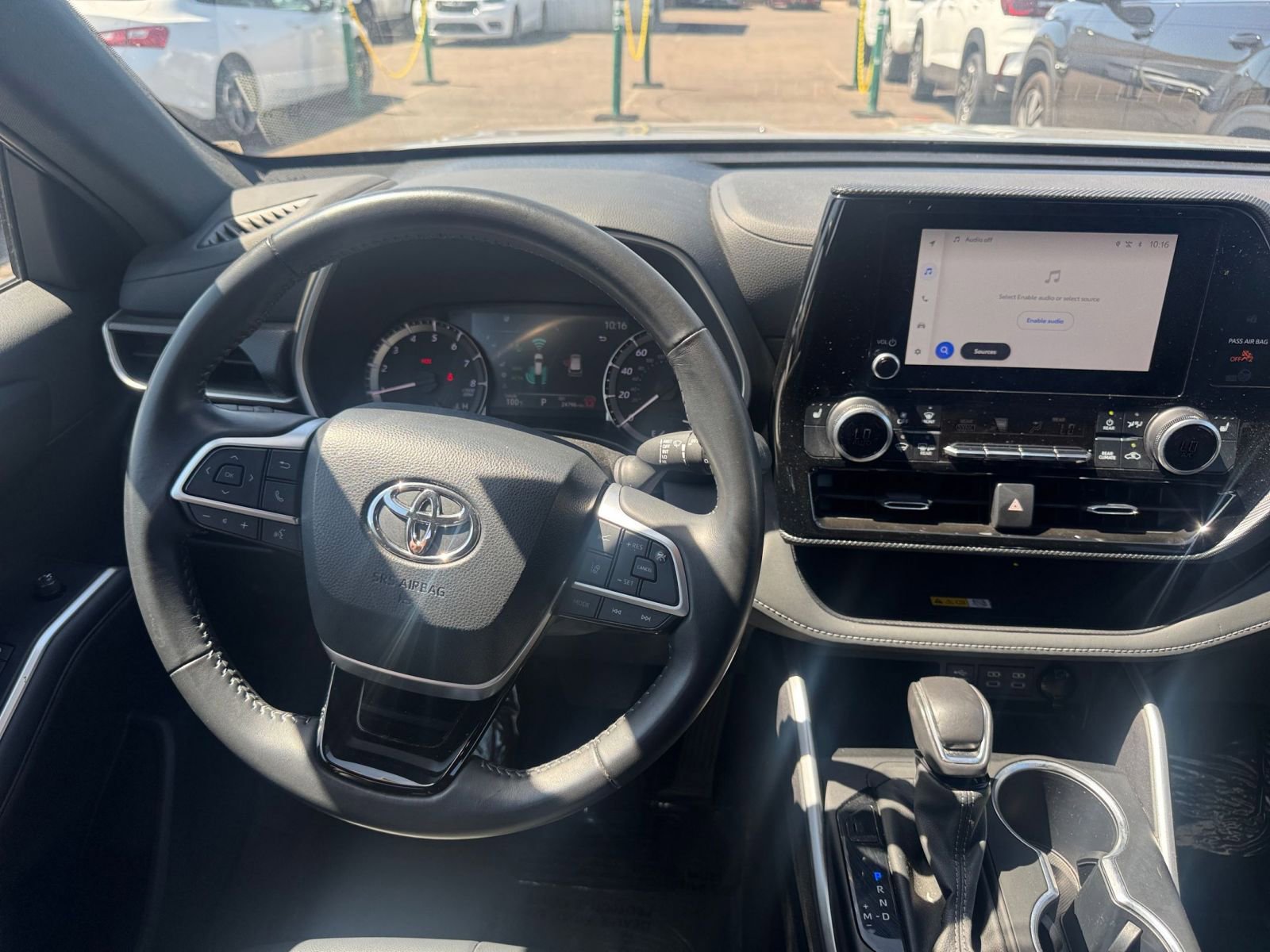 Thumbnail: 2024 Toyota Highlander - 33