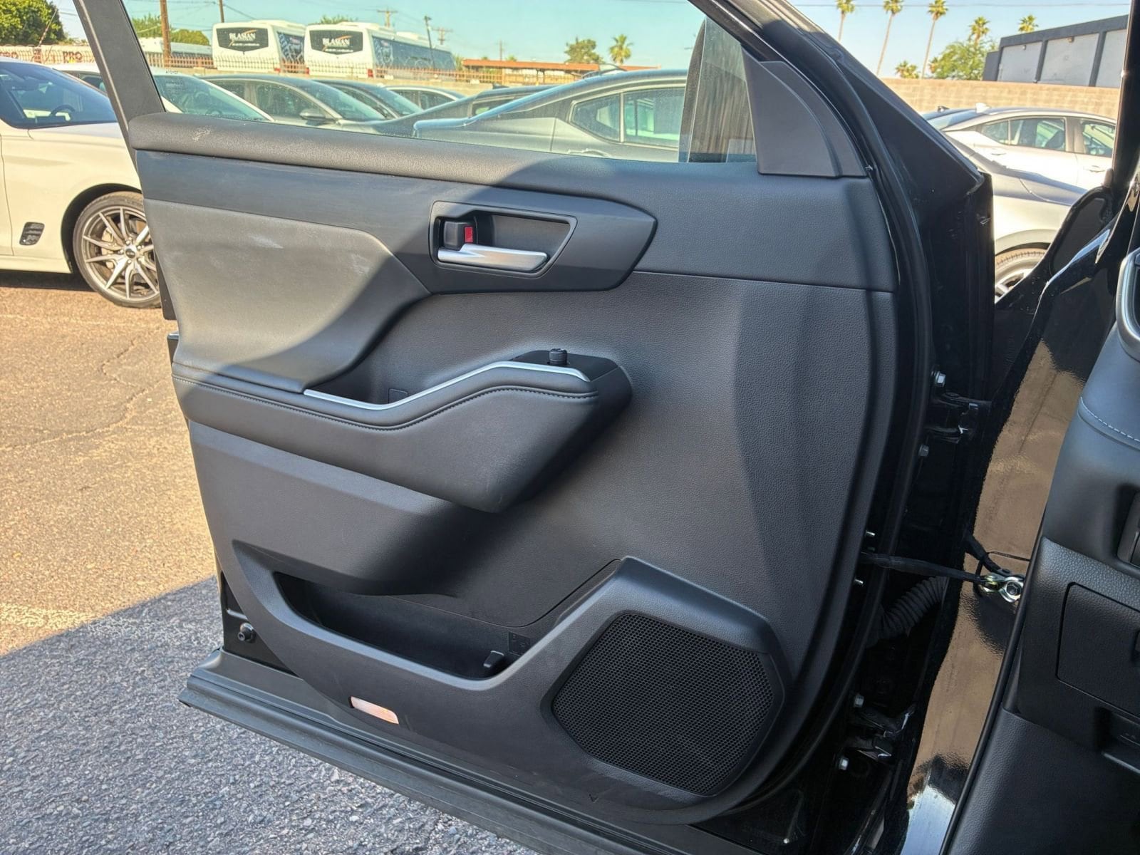 Thumbnail: 2025 Toyota Highlander - 18