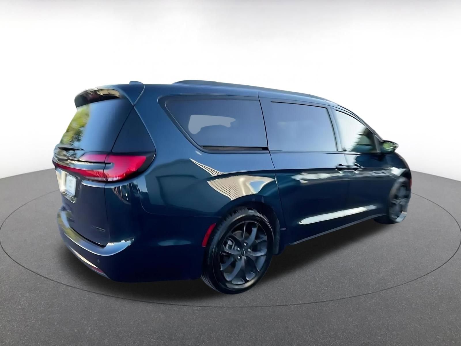 Thumbnail: 2025 Chrysler Pacifica - 15