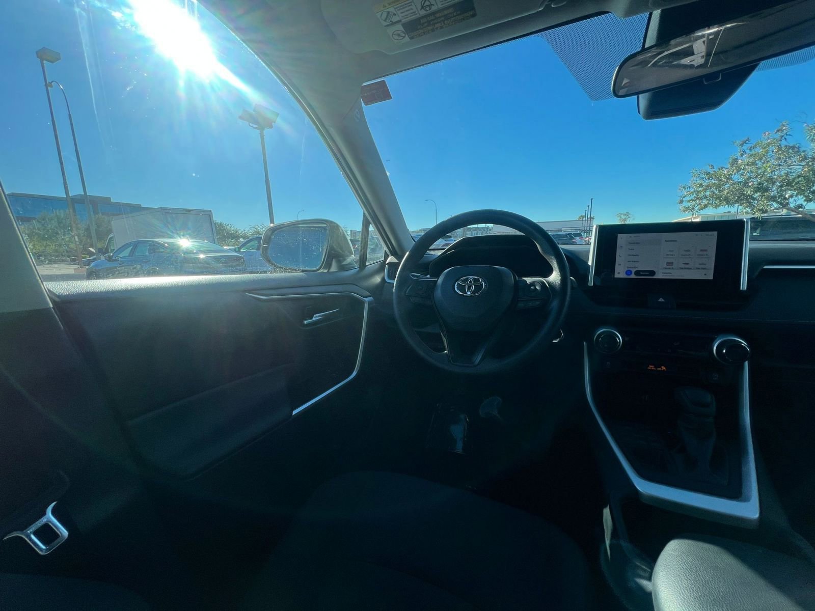 Thumbnail: 2025 Toyota RAV4 - 34