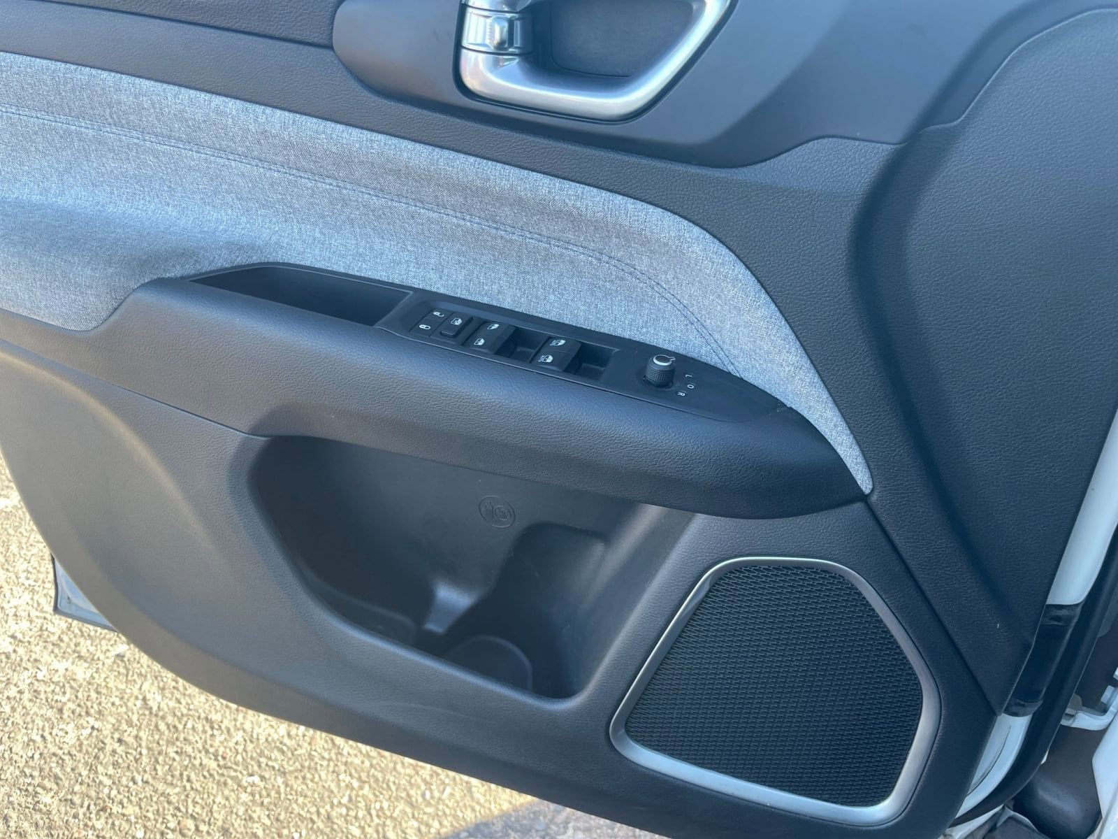 Thumbnail: 2023 Jeep Compass - 20