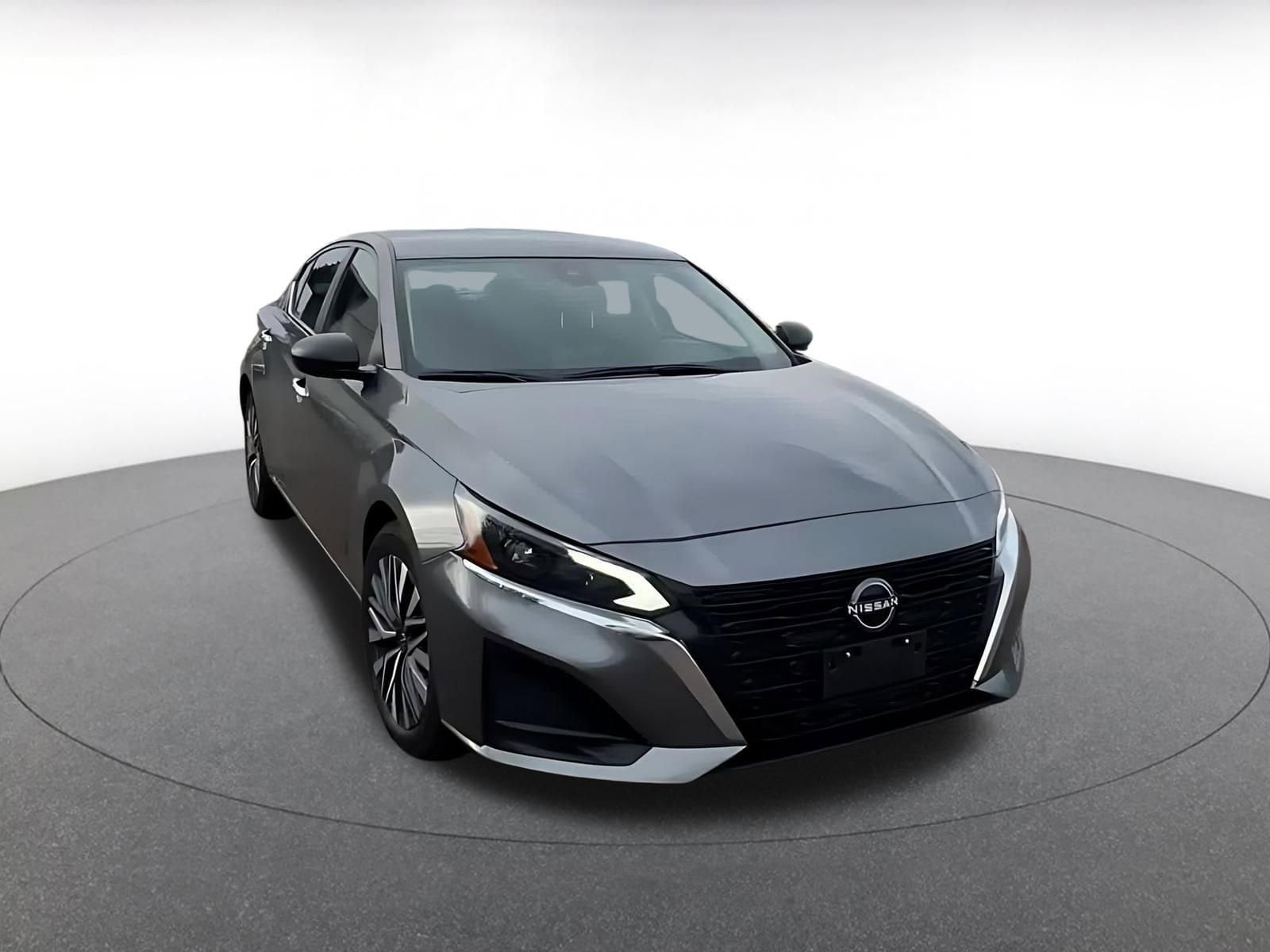 Thumbnail: 2025 Nissan Altima - 3