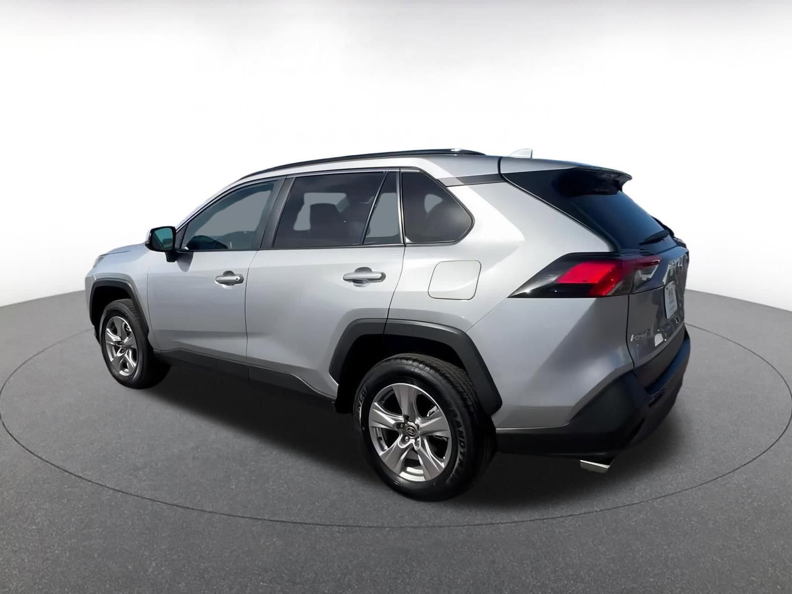 Thumbnail: 2025 Toyota RAV4 - 10
