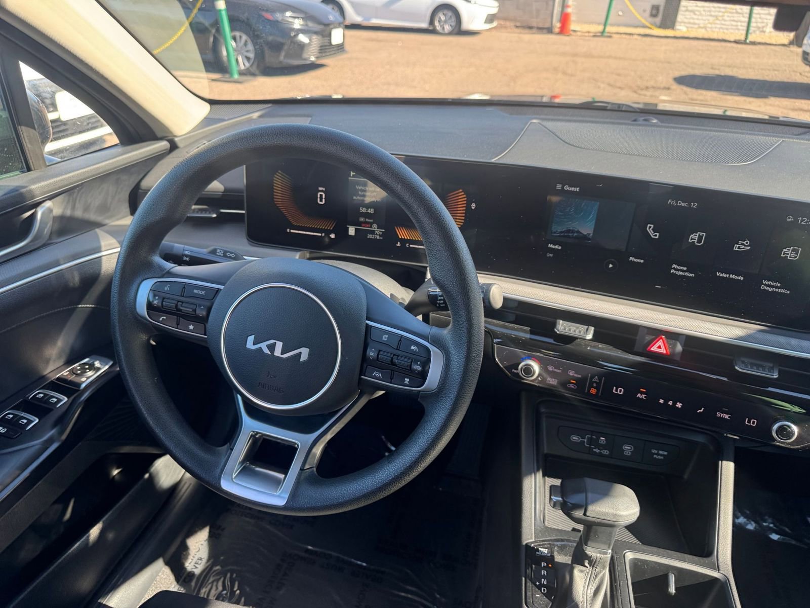 Thumbnail: 2025 Kia K5 - 33