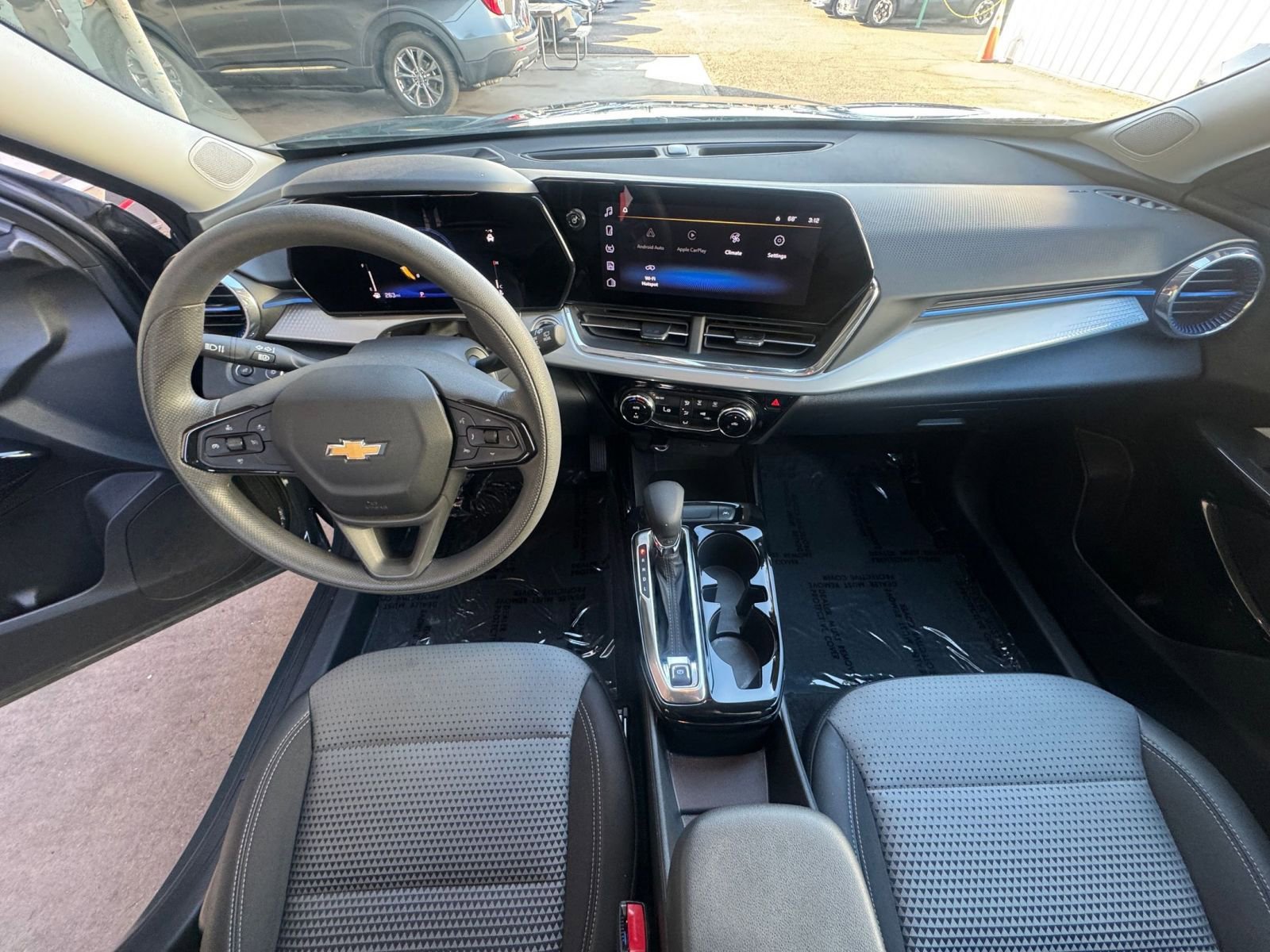 Thumbnail: 2025 Chevrolet Trax - 31