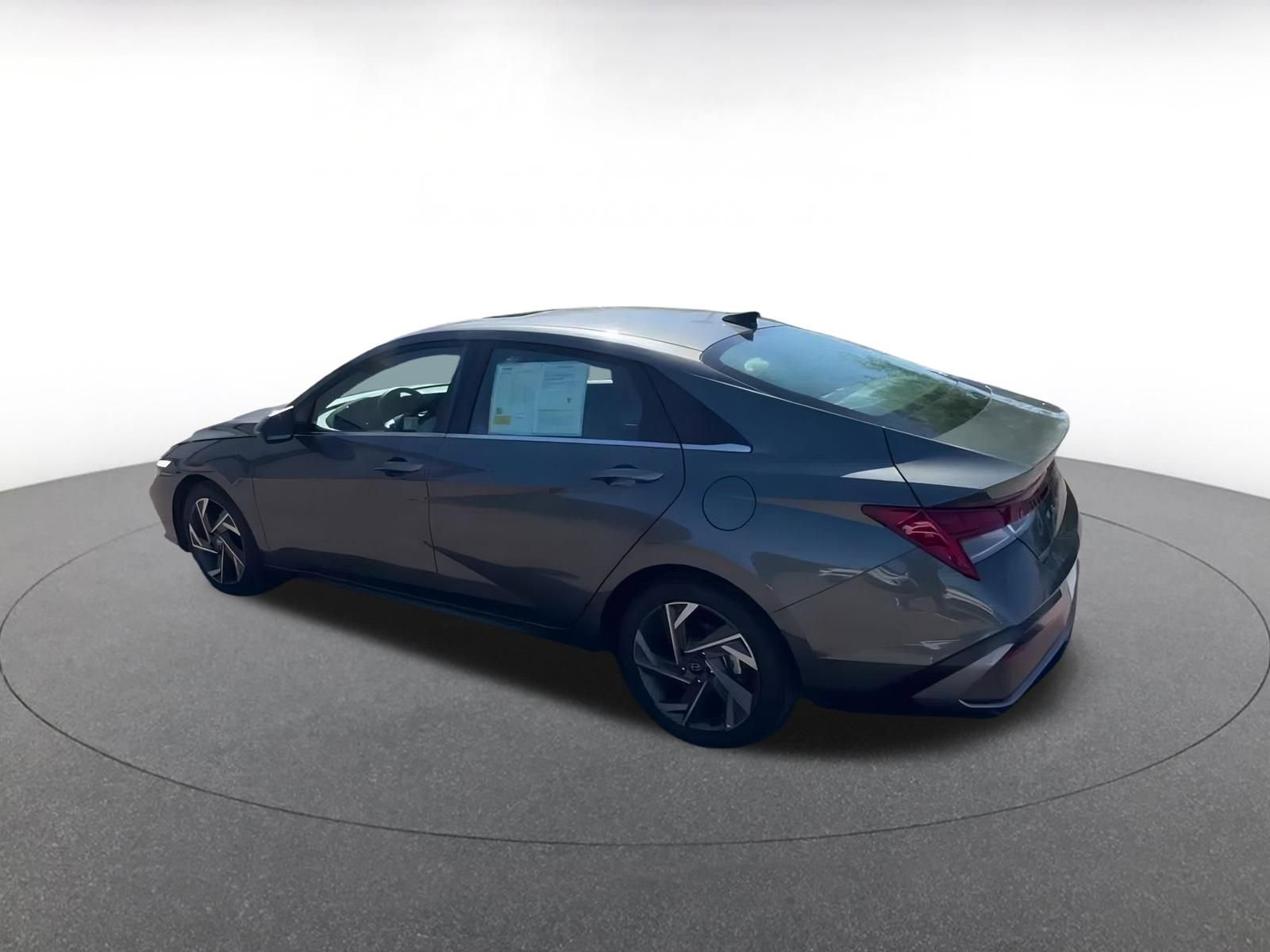 Thumbnail: 2025 Hyundai Elantra - 10