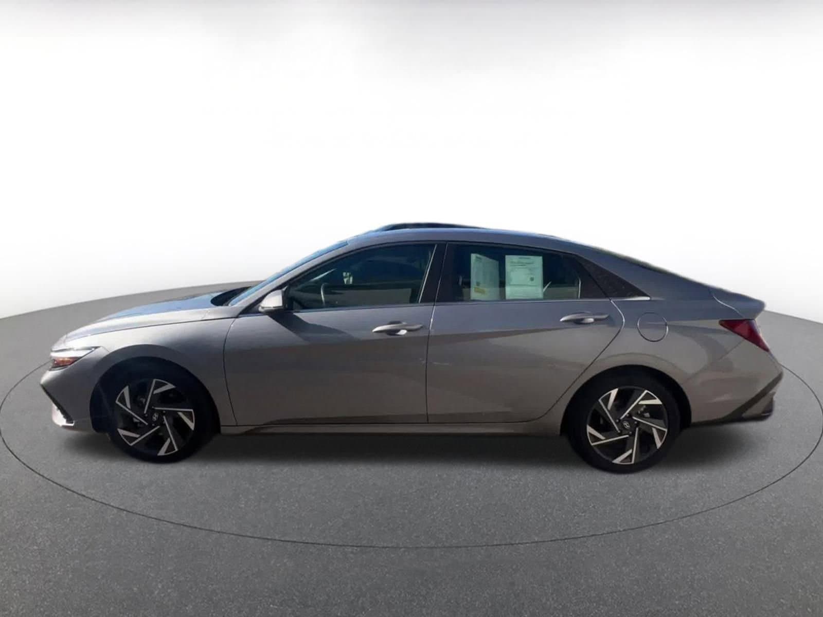 Thumbnail: 2025 Hyundai Elantra - 9