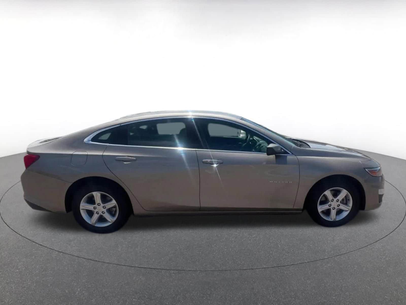 Thumbnail: 2023 Chevrolet Malibu - 16