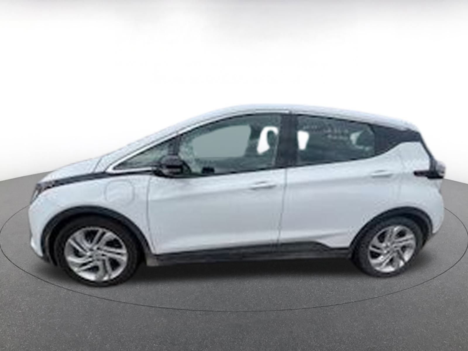 Thumbnail: 2023 Chevrolet Bolt EV - 3