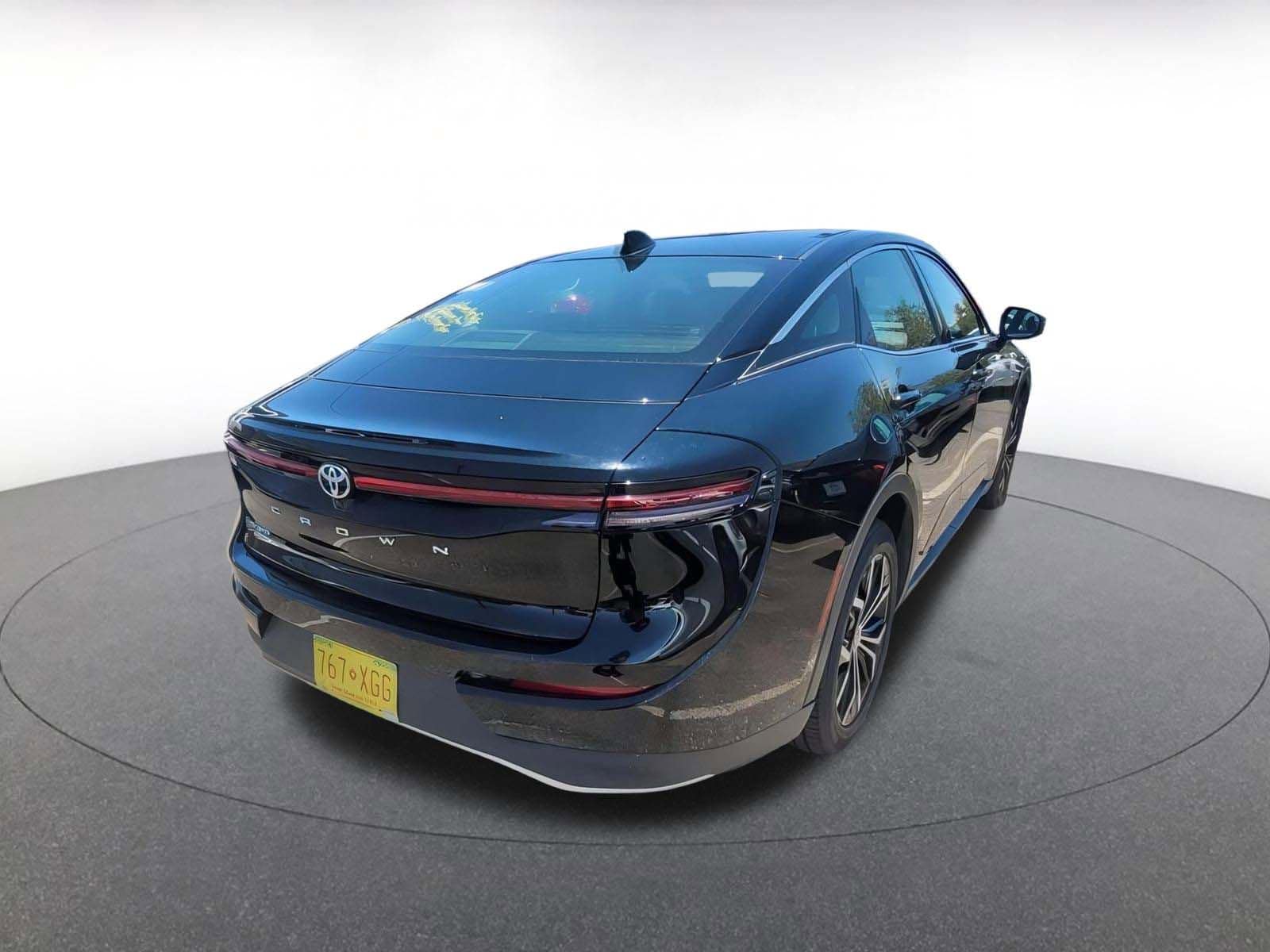 2024 Toyota Crown XLE 7