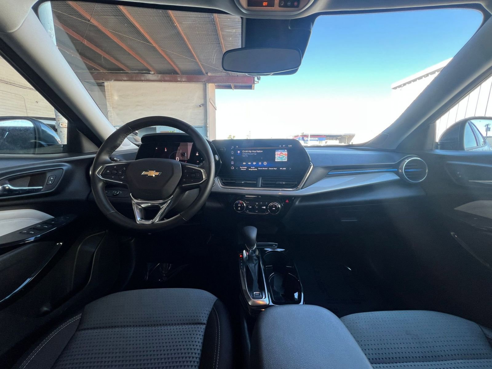 Thumbnail: 2025 Chevrolet Trax - 33