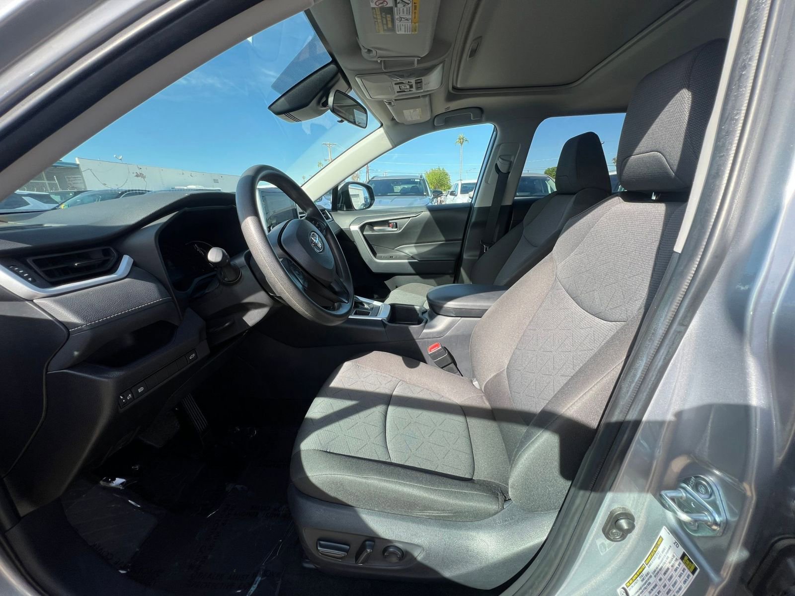 Thumbnail: 2025 Toyota RAV4 - 27