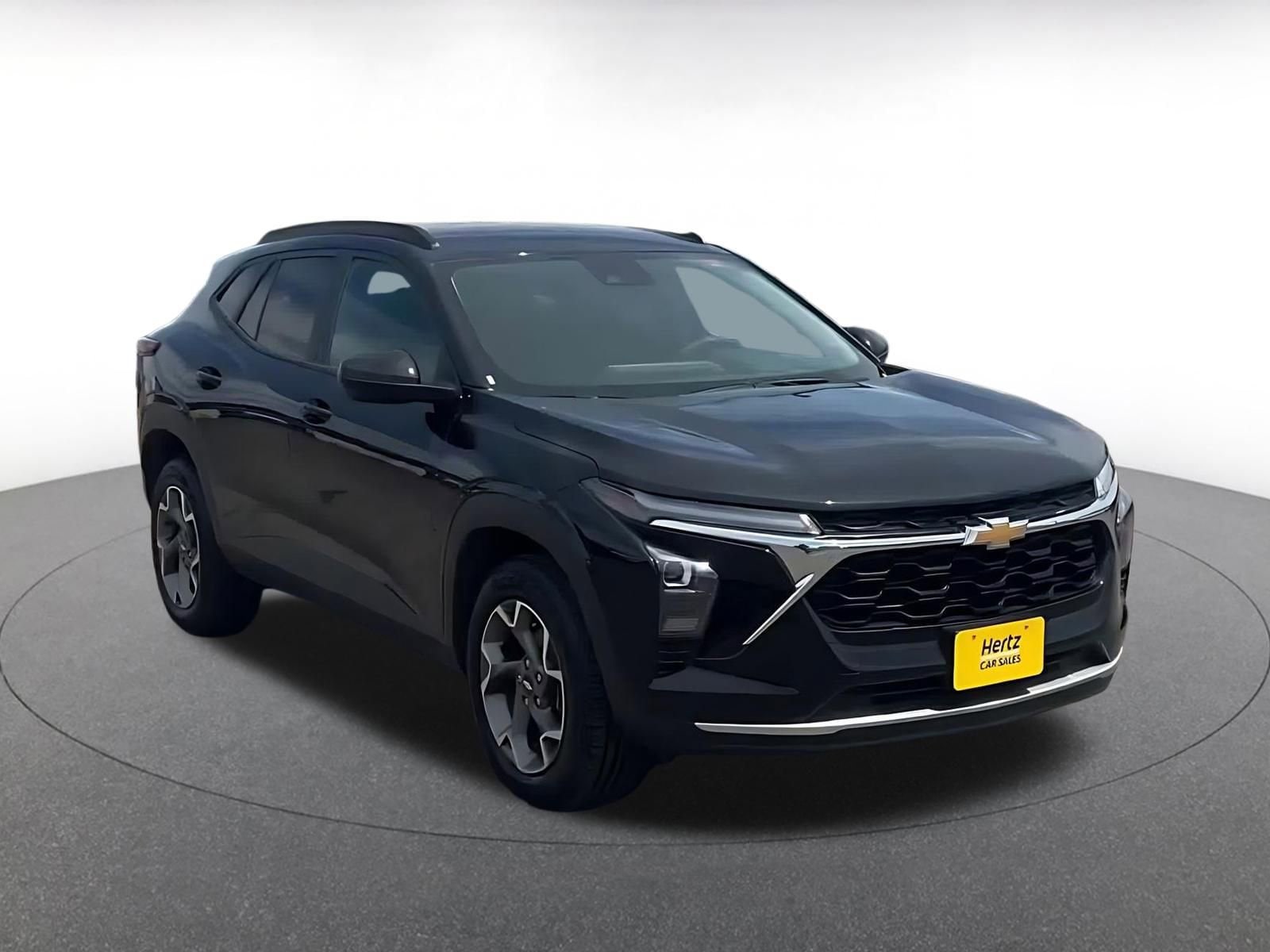 Thumbnail: 2025 Chevrolet Trax - 3