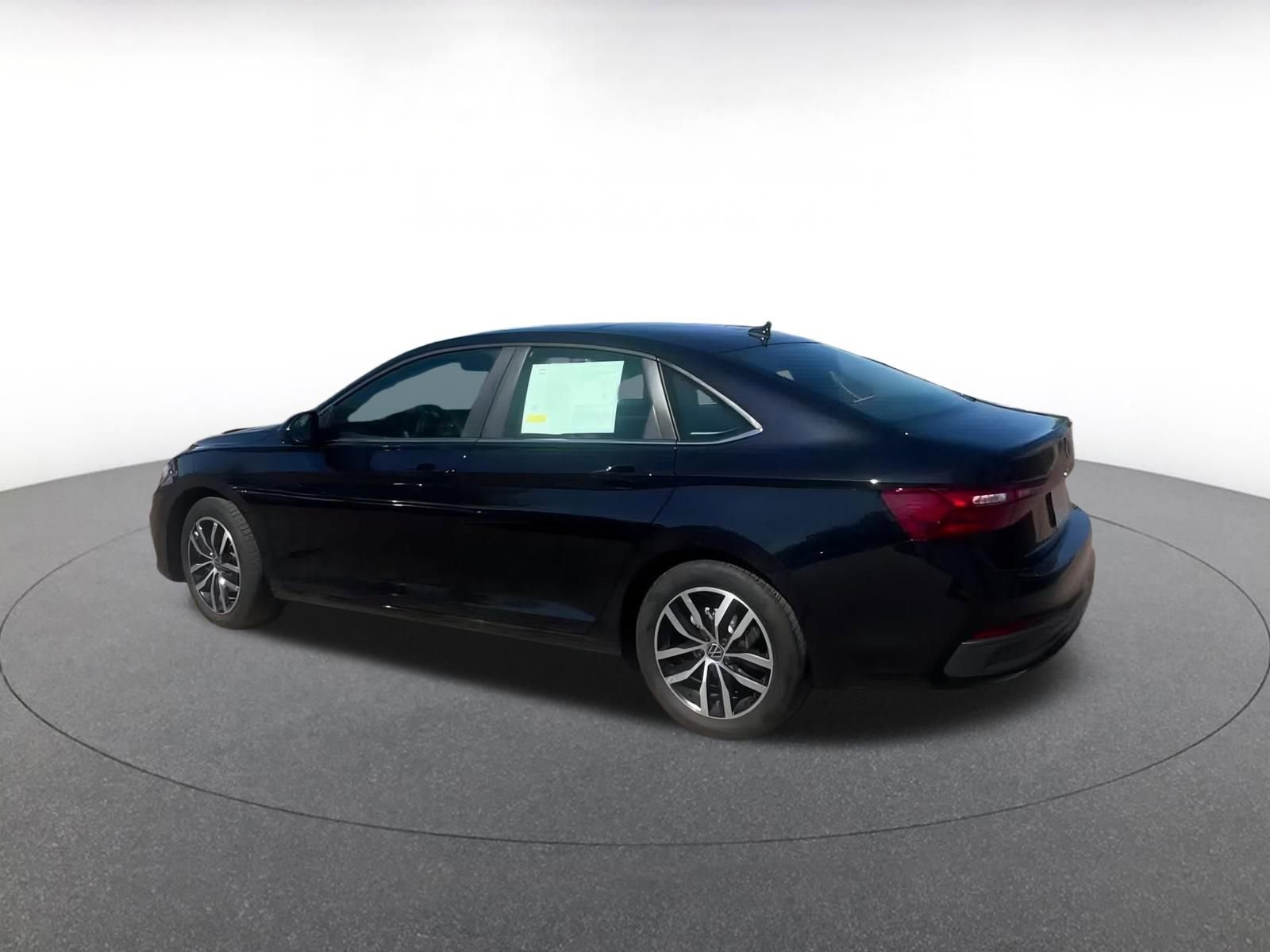 Thumbnail: 2025 Volkswagen Jetta - 9