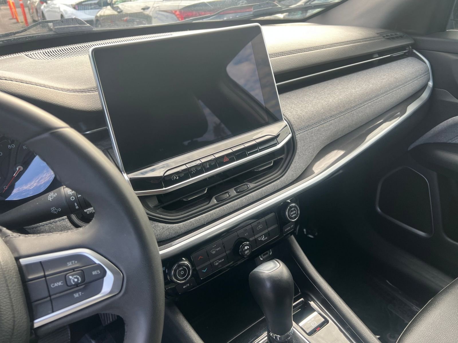 Thumbnail: 2023 Jeep Compass - 20