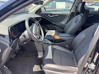 Thumbnail: 2023 Kia Niro - 10