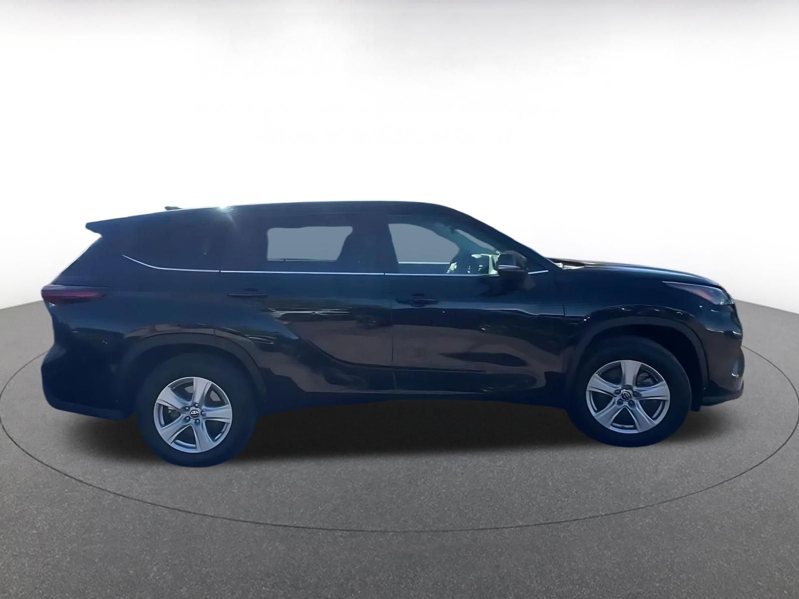 Thumbnail: 2025 Toyota Highlander - 15