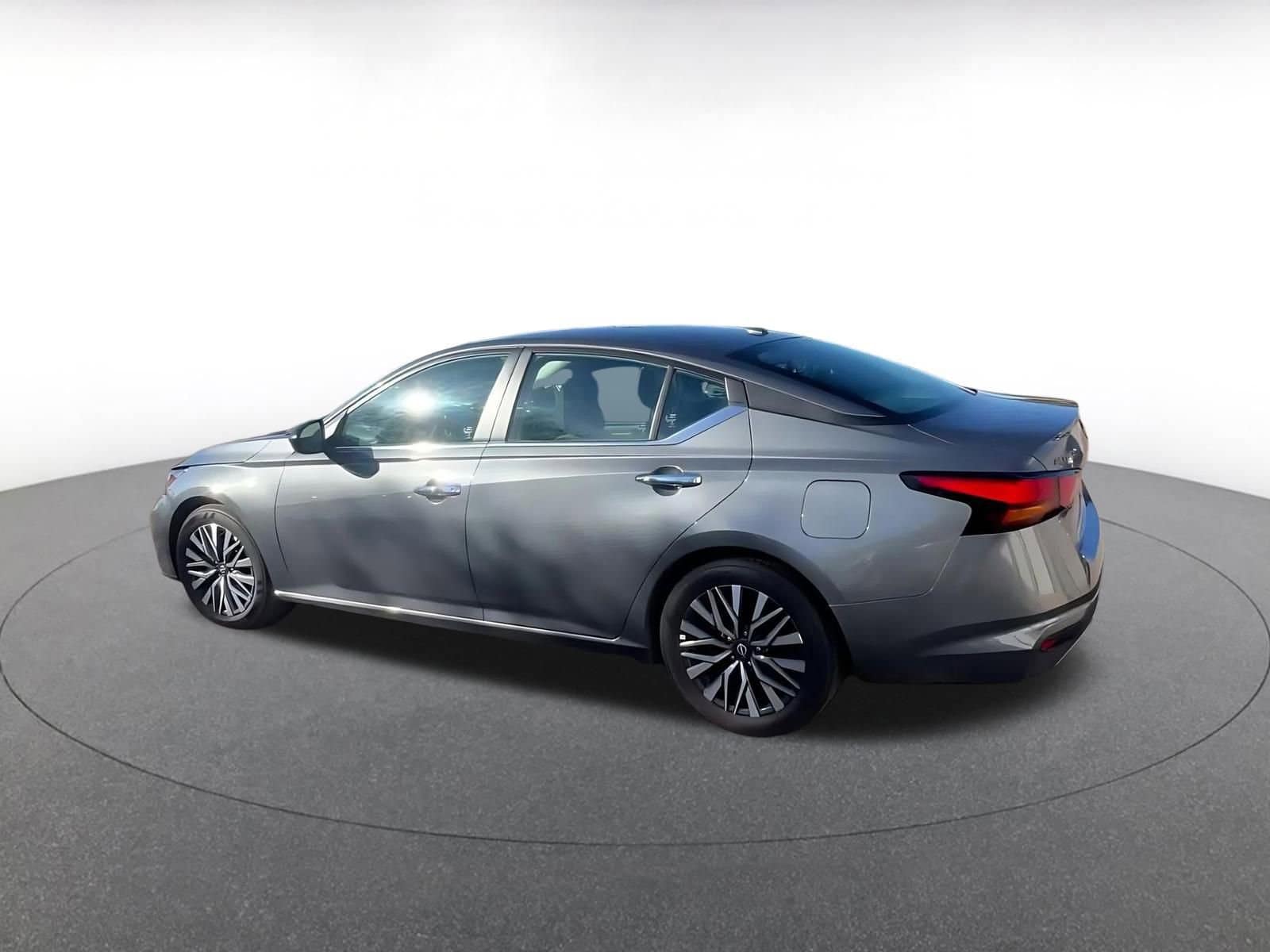 Thumbnail: 2025 Nissan Altima - 10