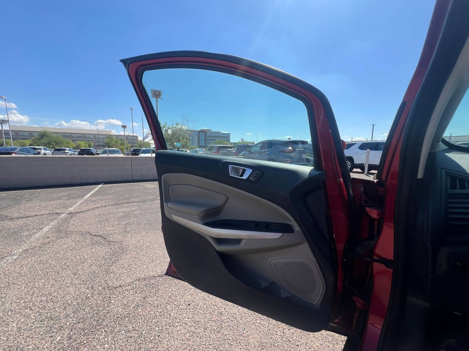 Thumbnail: 2018 Ford EcoSport - 20