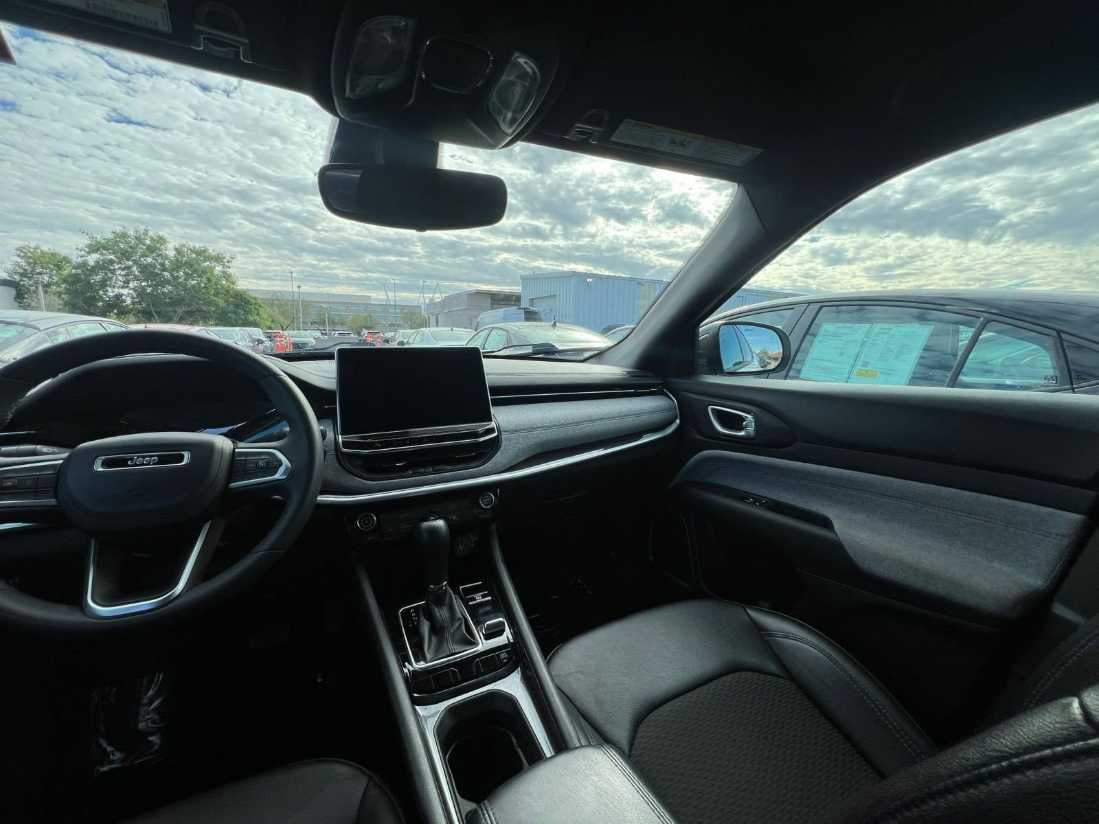 Thumbnail: 2023 Jeep Compass - 35