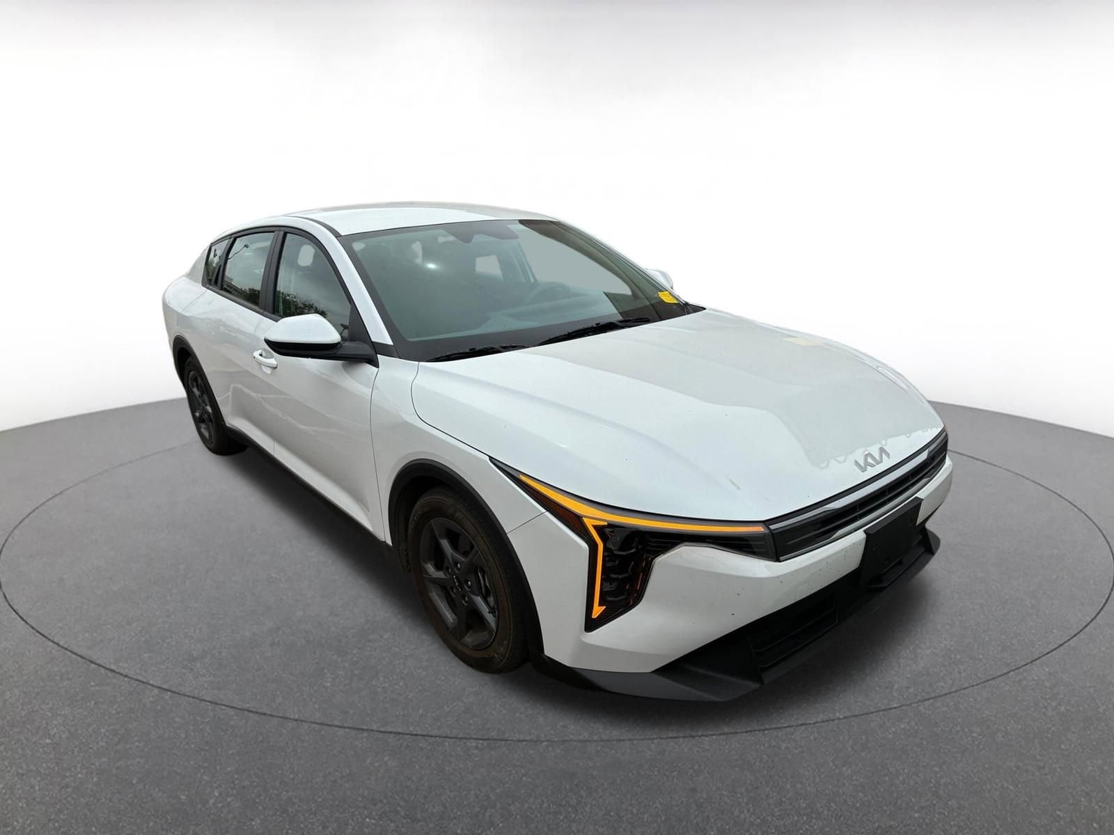 Thumbnail: 2025 Kia K4 - 1