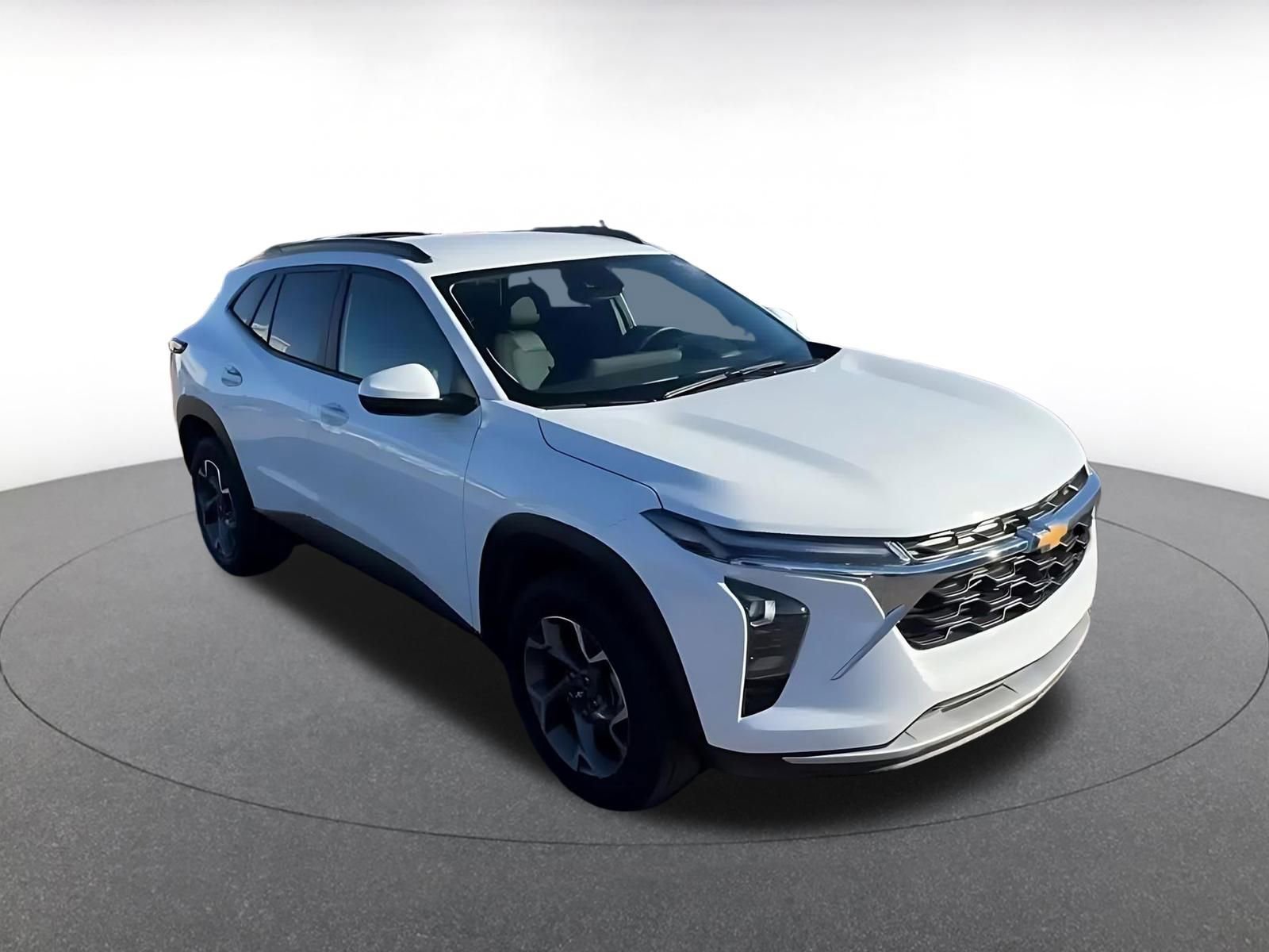 Thumbnail: 2025 Chevrolet Trax - 3