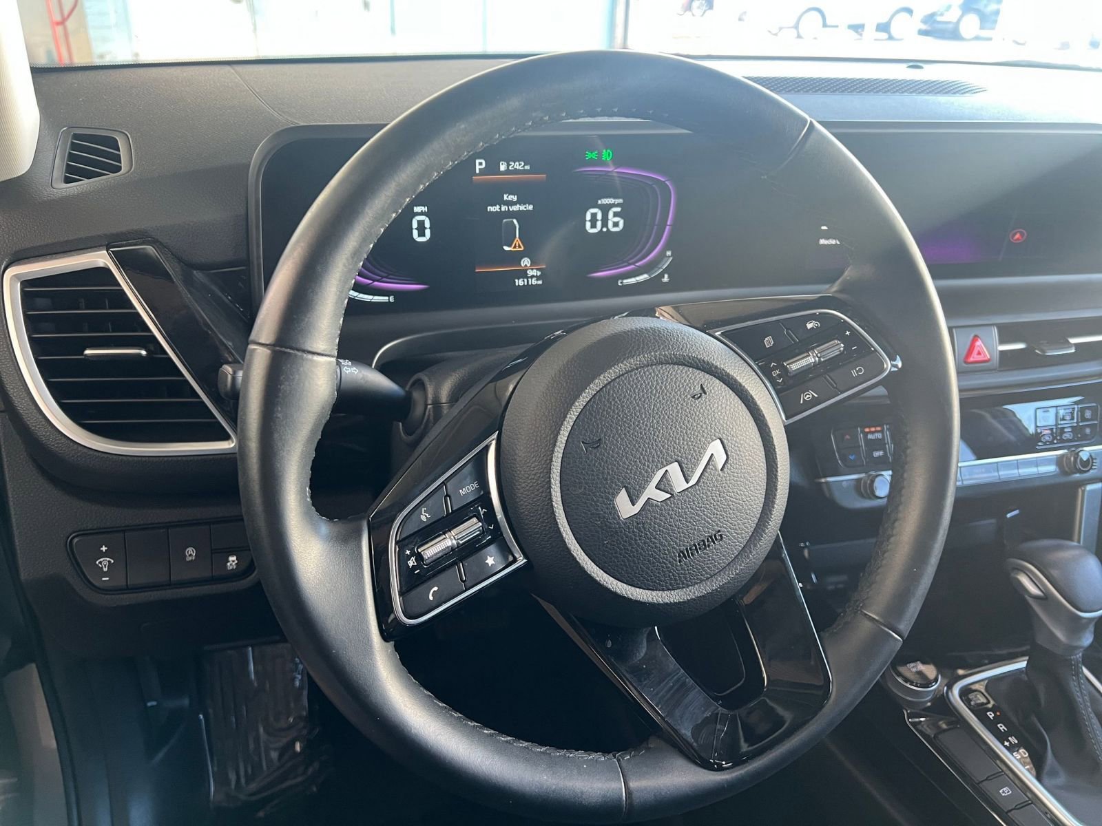 Thumbnail: 2025 Kia Seltos - 28