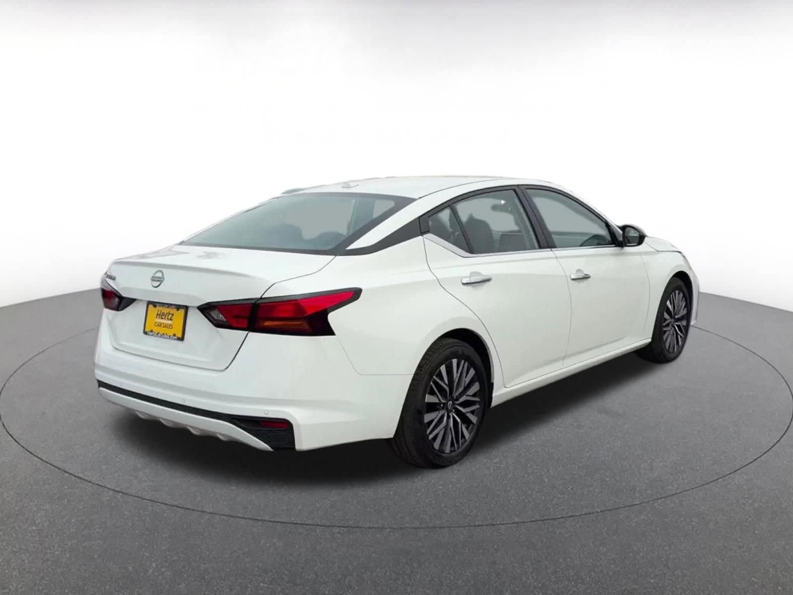 Thumbnail: 2025 Nissan Altima - 16