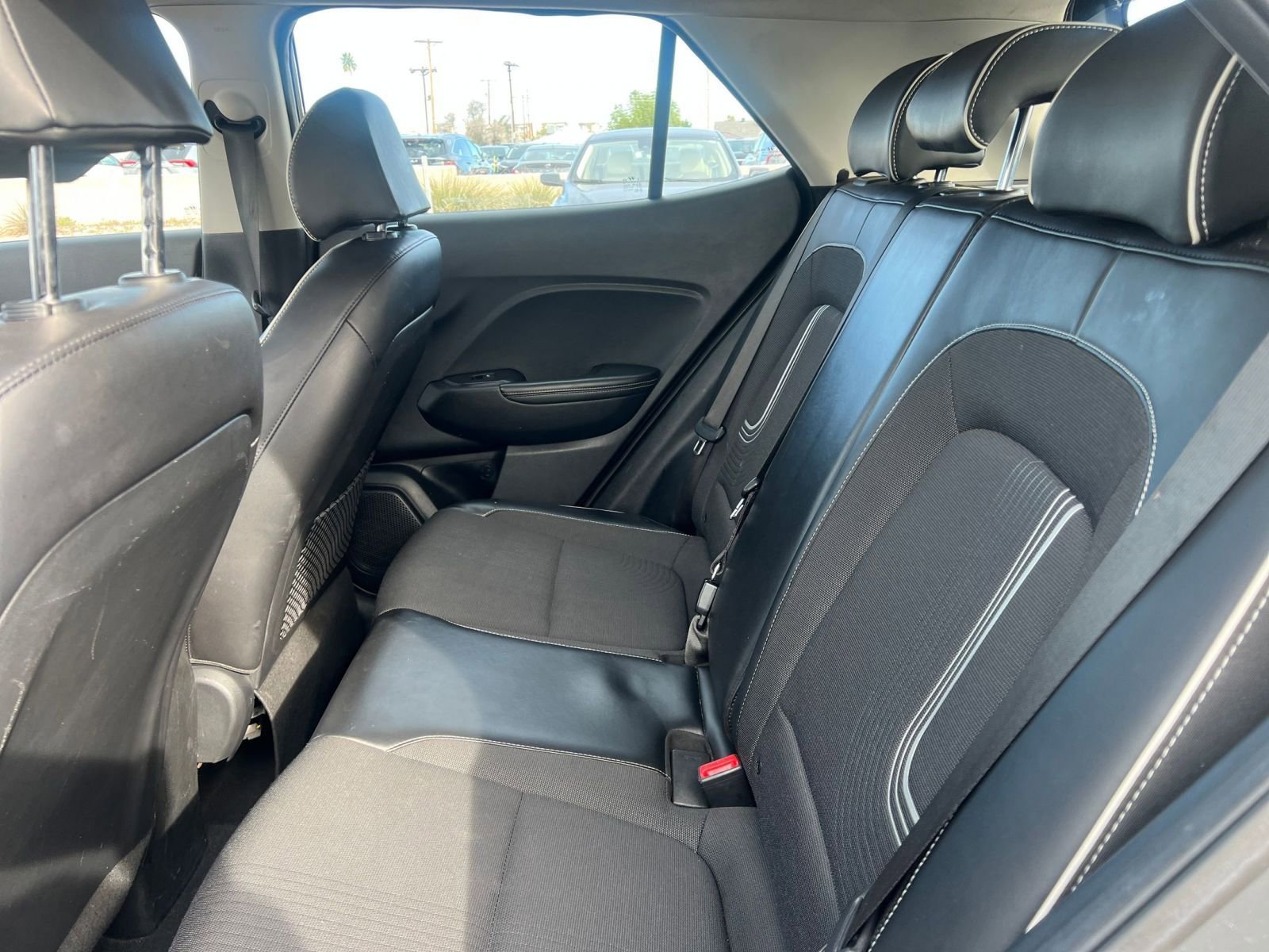 Thumbnail: 2023 Hyundai Venue - 27