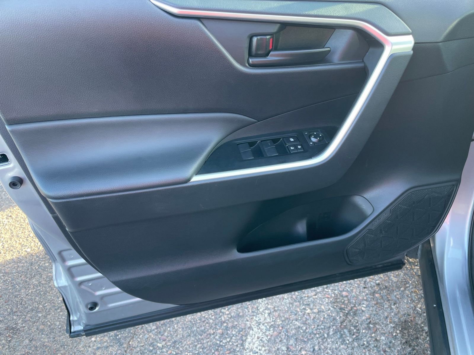 Thumbnail: 2025 Toyota RAV4 - 20