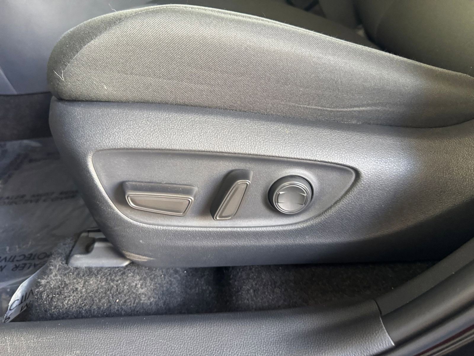 Thumbnail: 2025 Toyota RAV4 - 23