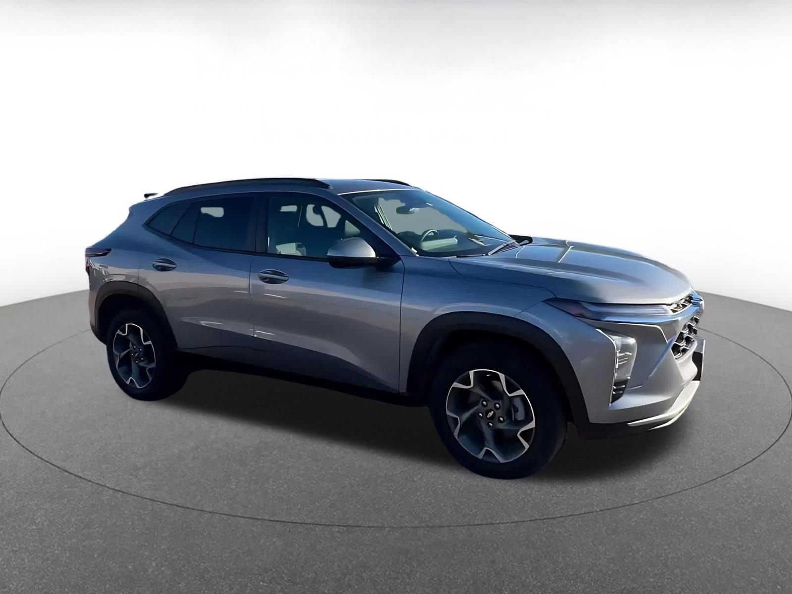 Thumbnail: 2025 Chevrolet Trax - 2