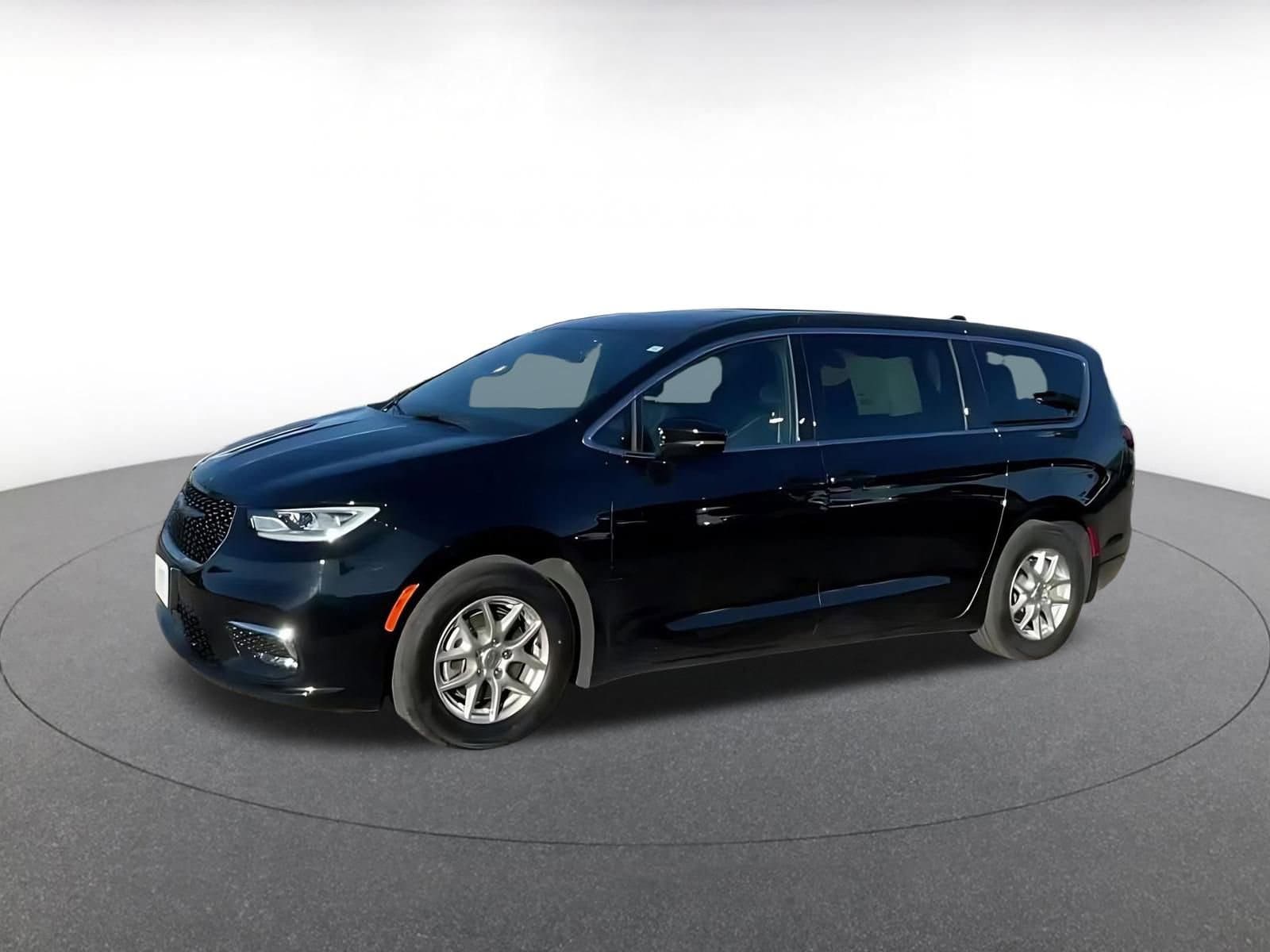 Thumbnail: 2025 Chrysler Pacifica - 8