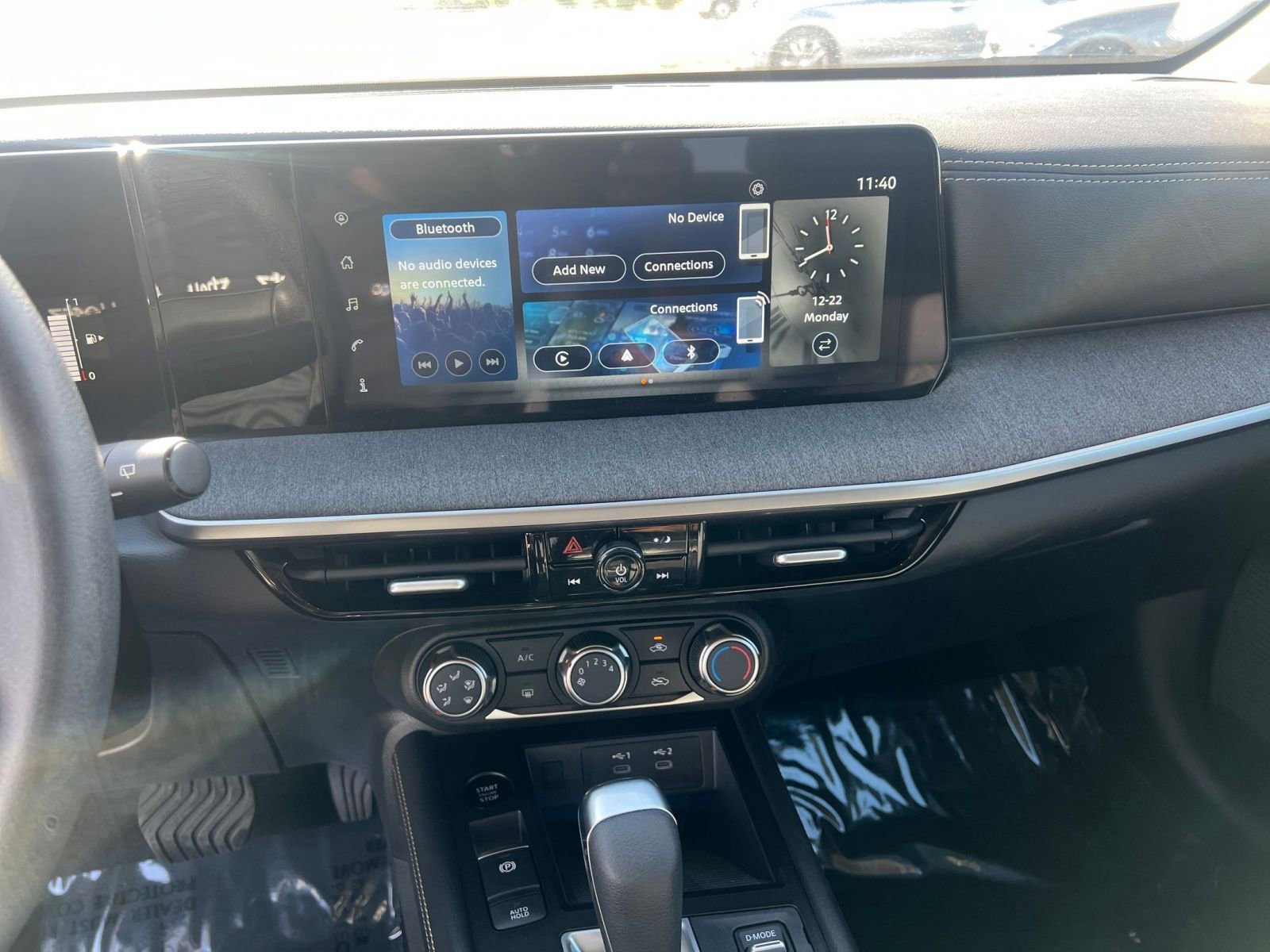 Thumbnail: 2025 Nissan Kicks - 18