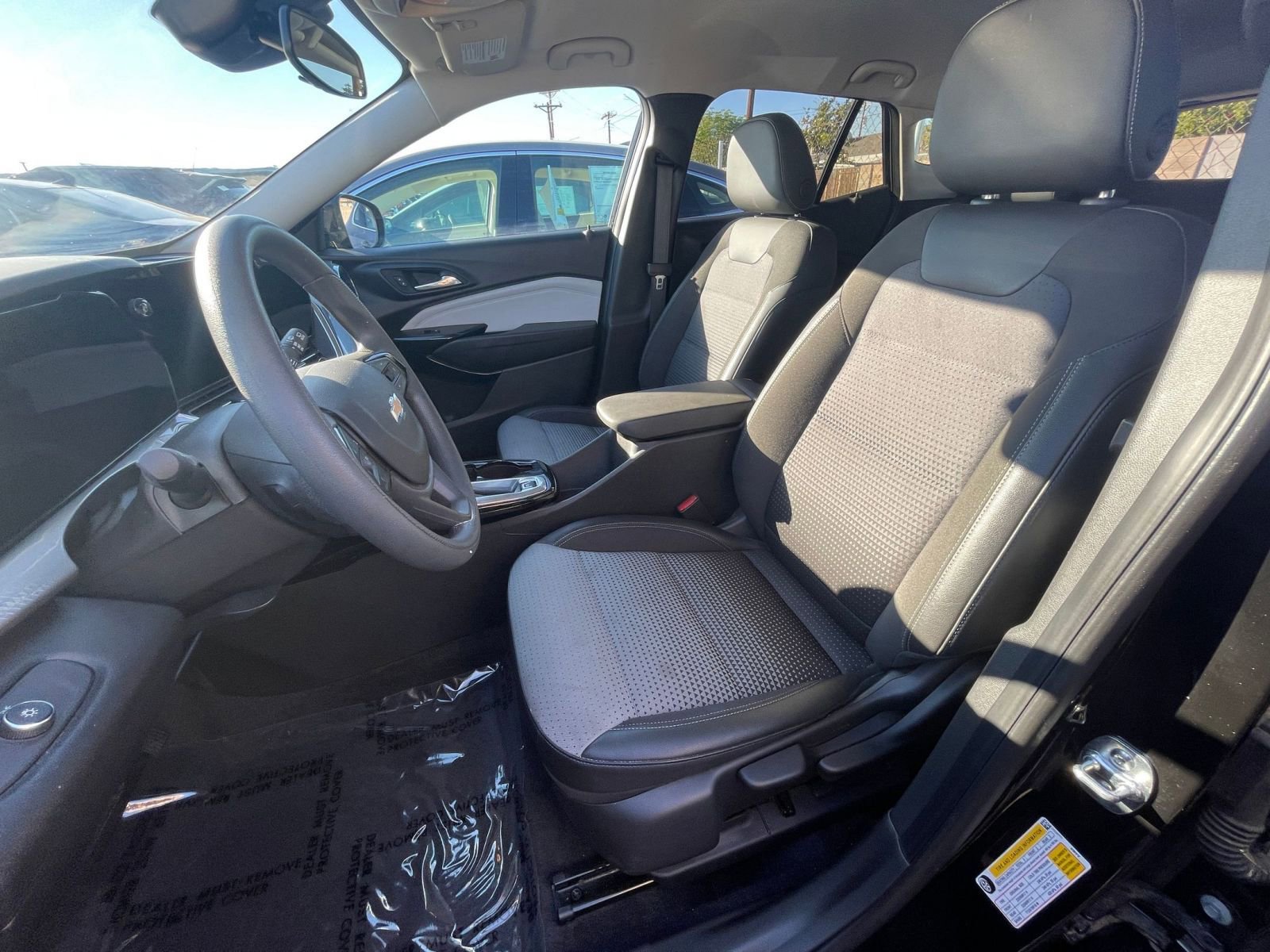 Thumbnail: 2025 Chevrolet Trax - 34