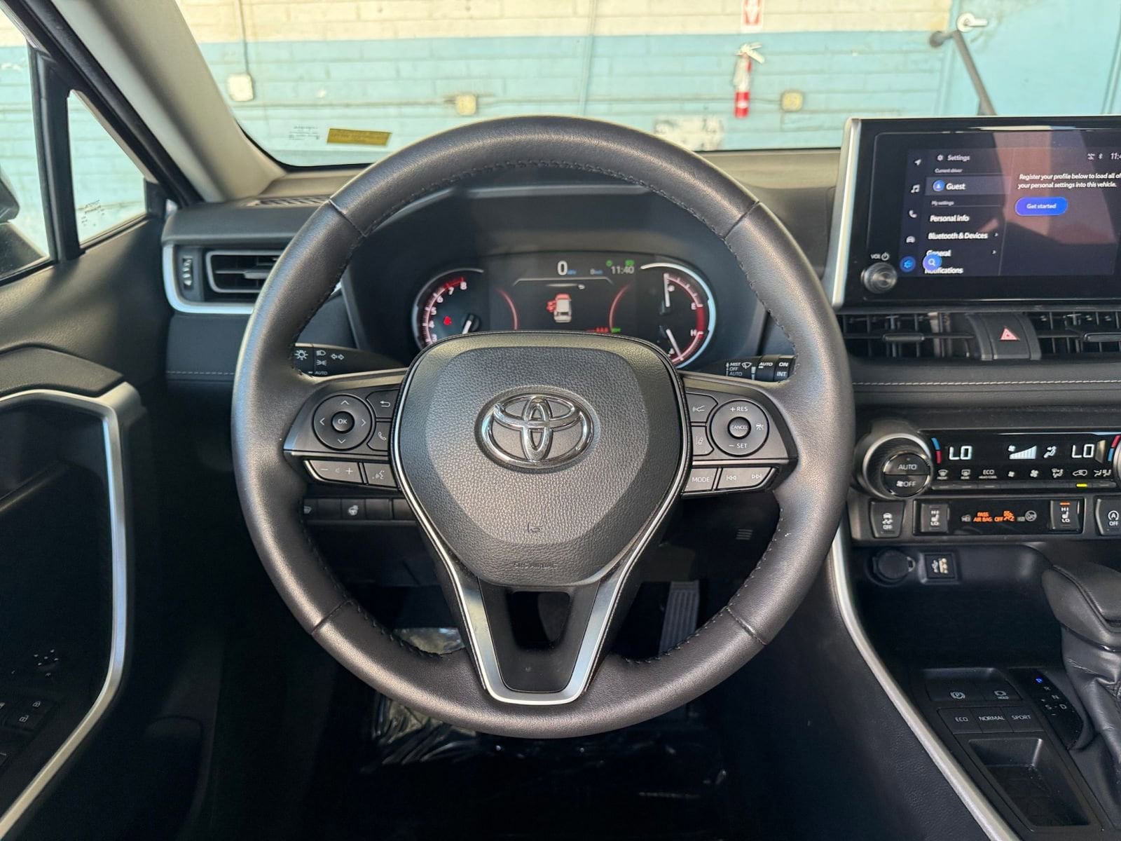 Thumbnail: 2025 Toyota RAV4 - 27